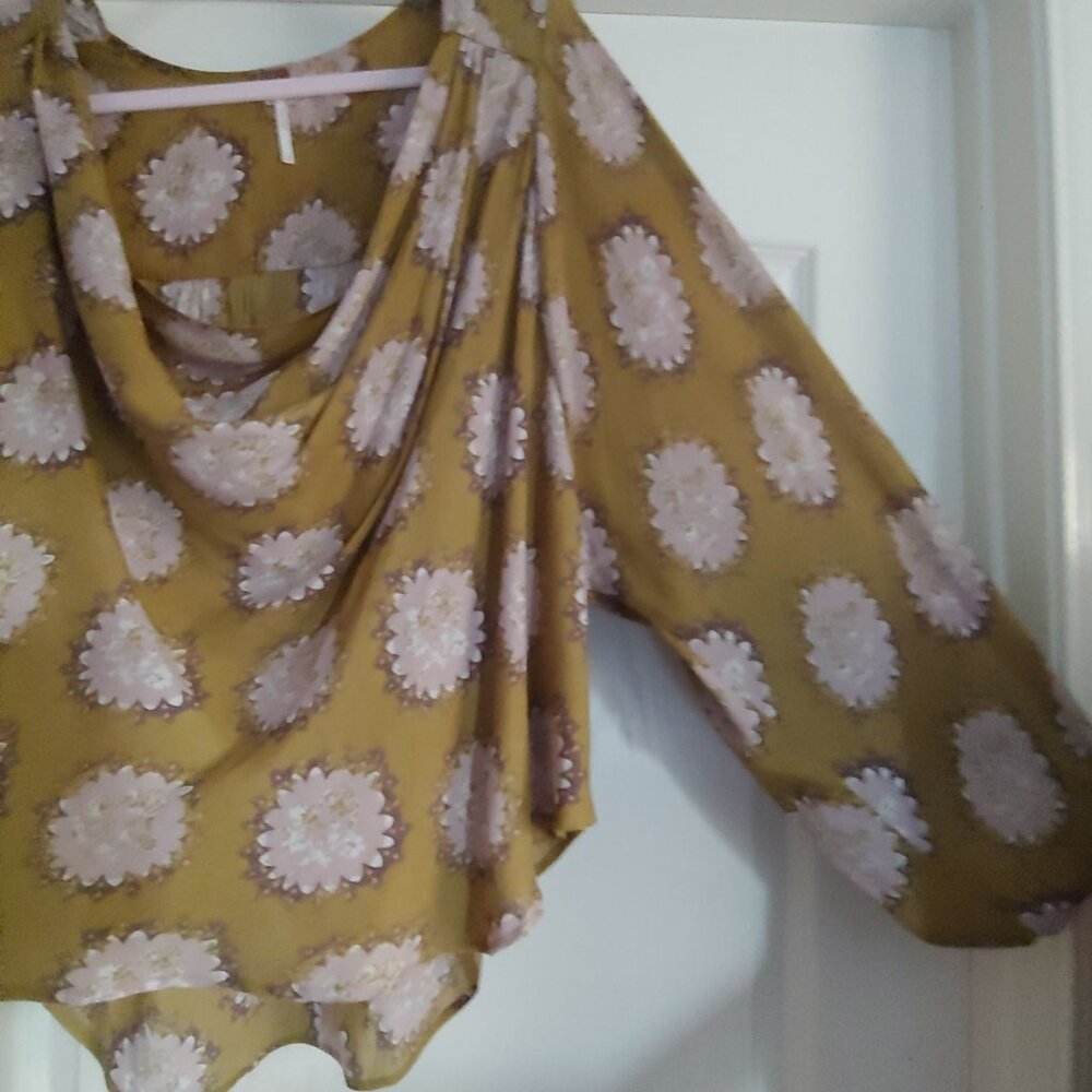 Free People Cowling Around Goldenrod Combo Flowy Boho Oversize Top M - Picture 9 of 14